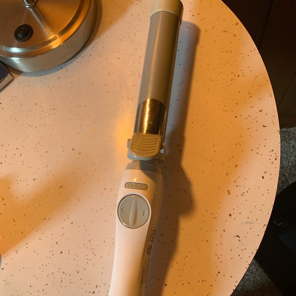 Other - Beachwaver s1.25 dual voltage